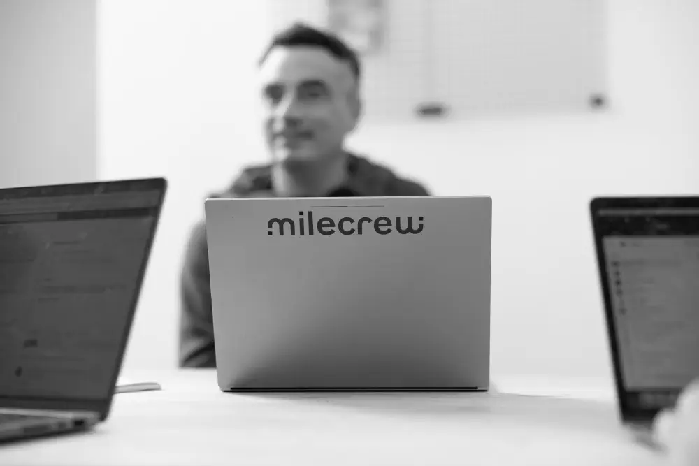 Employees of the Milecrew.